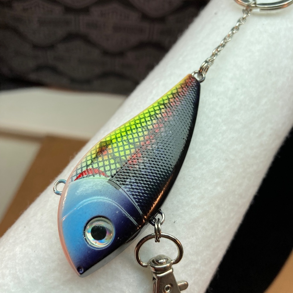 Fish lure keychain - Picture 3 of 5